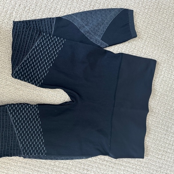 SPANX Midnight Blue and Charcoal Leggings - Picture 3 of 4